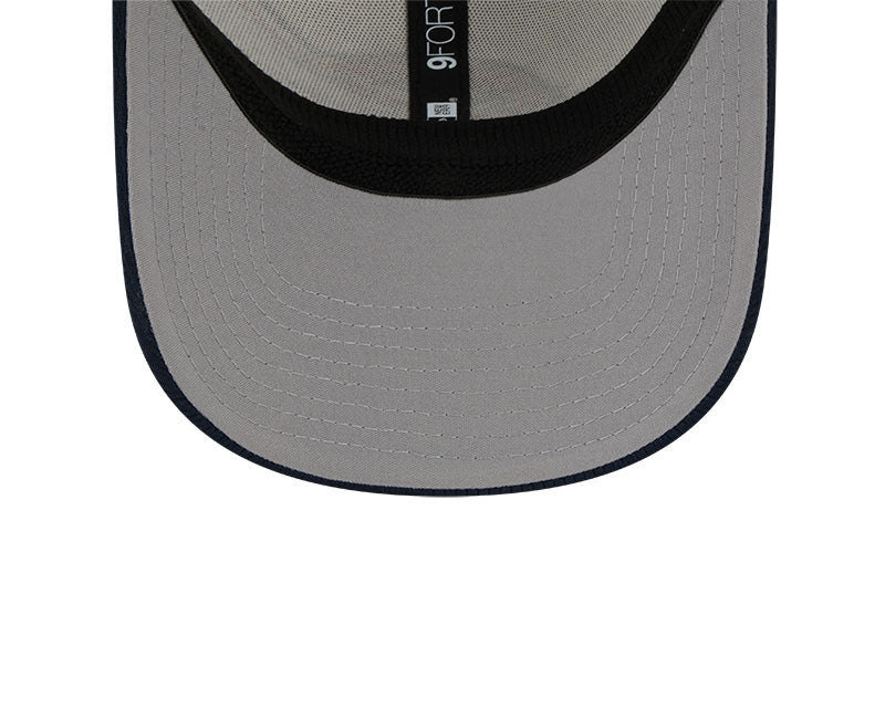 Men's New Era White/Navy Chicago Bears 2023 Sideline 9FORTY Adjustable Hat