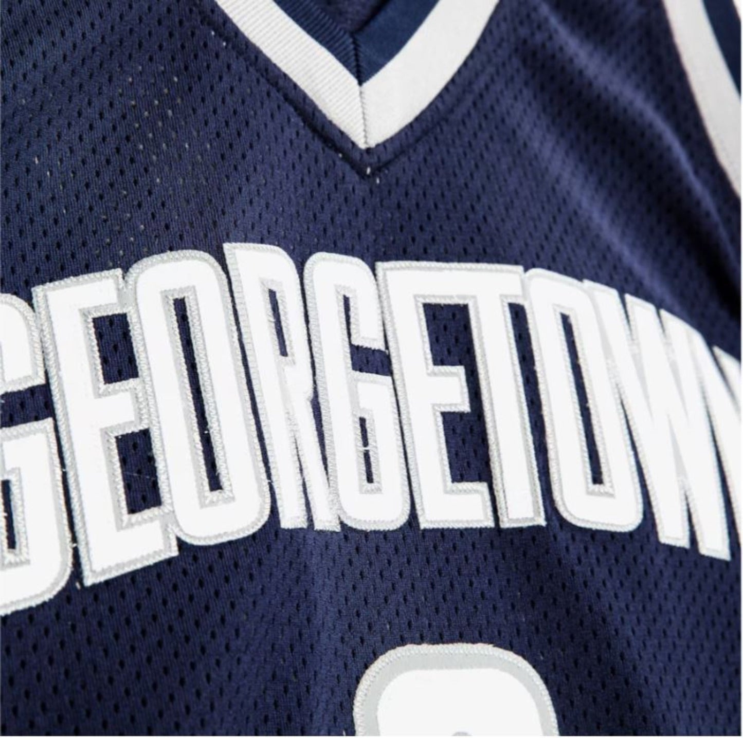 Mitchell & Ness NCAA Allen Iverson Georgetown Hoyas 1995/96 AUTHENTIC Jersey - Navy