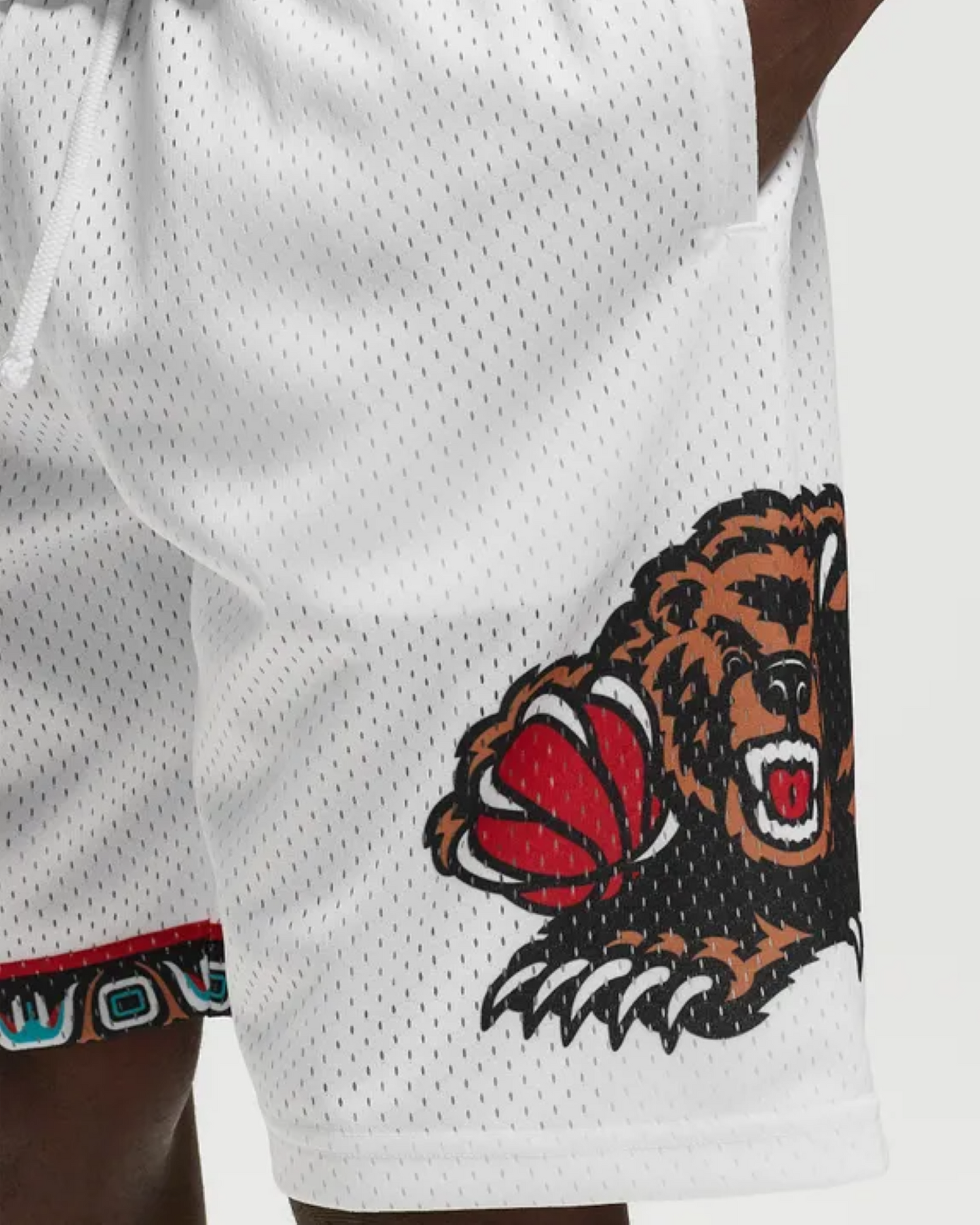 Men's Mitchell & Ness Vancouver Grizzlies 1998/99 Hardwood Classics Swingman Shorts - White
