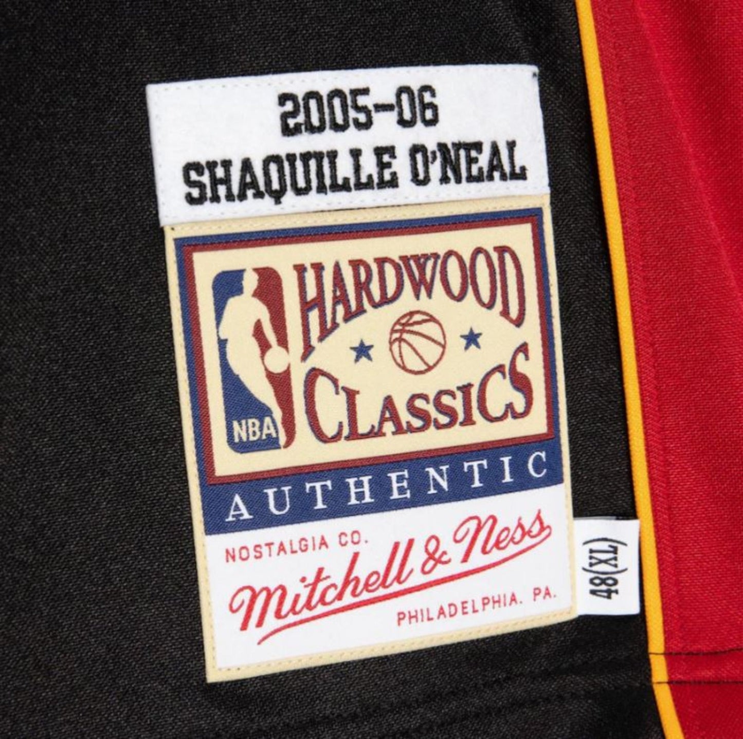 Mitchell & Ness Men's NBA Shaquille O'Neal Miami Heat 2006 FINALS AUTHENTIC Jersey - Black