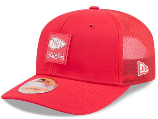 New Era NFL Kansas City Chiefs 2025 Sideline 9SEVENTY Trucker Adjustable Hat - Red