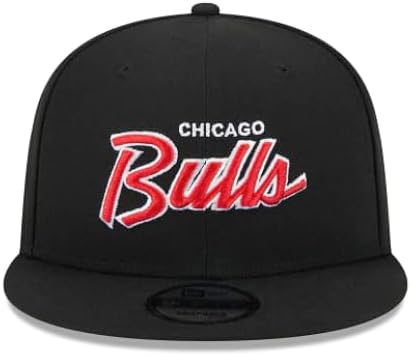 New Era Men’s NBA Chicago Bulls Evergreen Script 9FIFTY Snapback Hat – Black