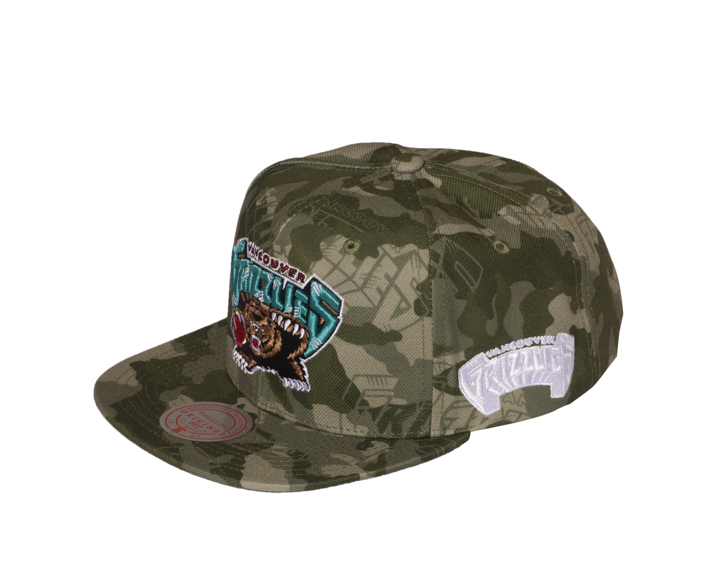 Men's Camo Mitchell & Ness Vancouver Grizzlies Snapback Hat