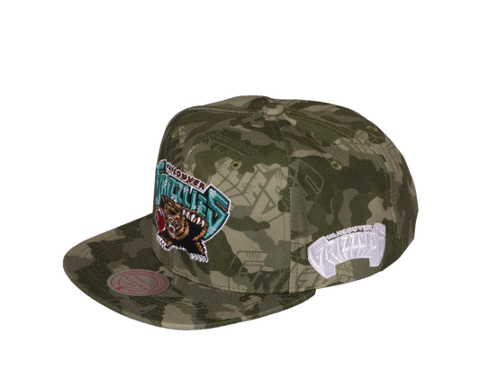 Men's Camo Mitchell & Ness Vancouver Grizzlies Snapback Hat