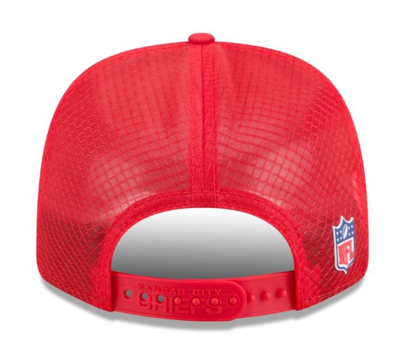 New Era NFL Kansas City Chiefs 2025 Sideline 9SEVENTY Trucker Adjustable Hat - Red