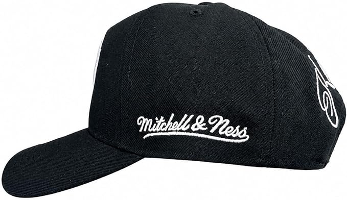 Mitchell & Ness NBA New York Knicks Pro Pinch Fit Adjustable Snapback Hat - Black