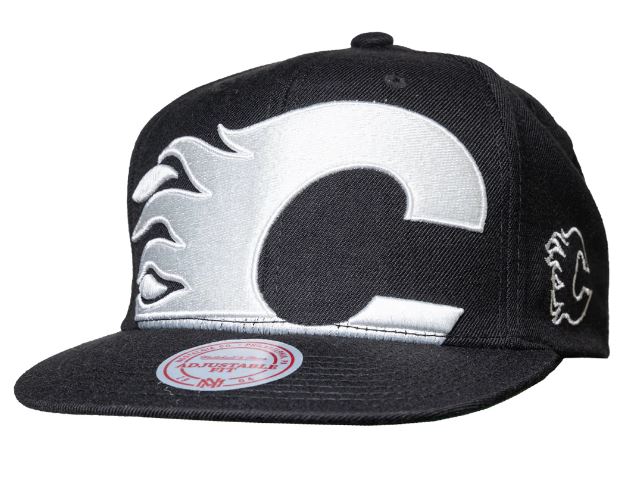 Calgary Flames Mitchell & Ness Negative Space Snapback