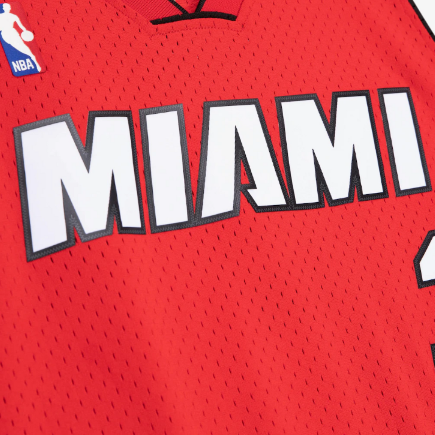Mitchell & Ness Men's Miami Heat Dwayne Wade Hardwood Classics 2005/06 Swingman Jersey - Red