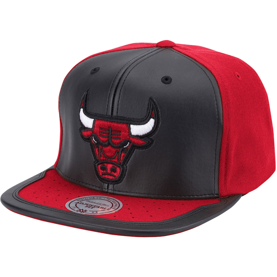 Men's Mitchell & Ness Chicago Bulls Day 1 Snapback Hat - Black/Red